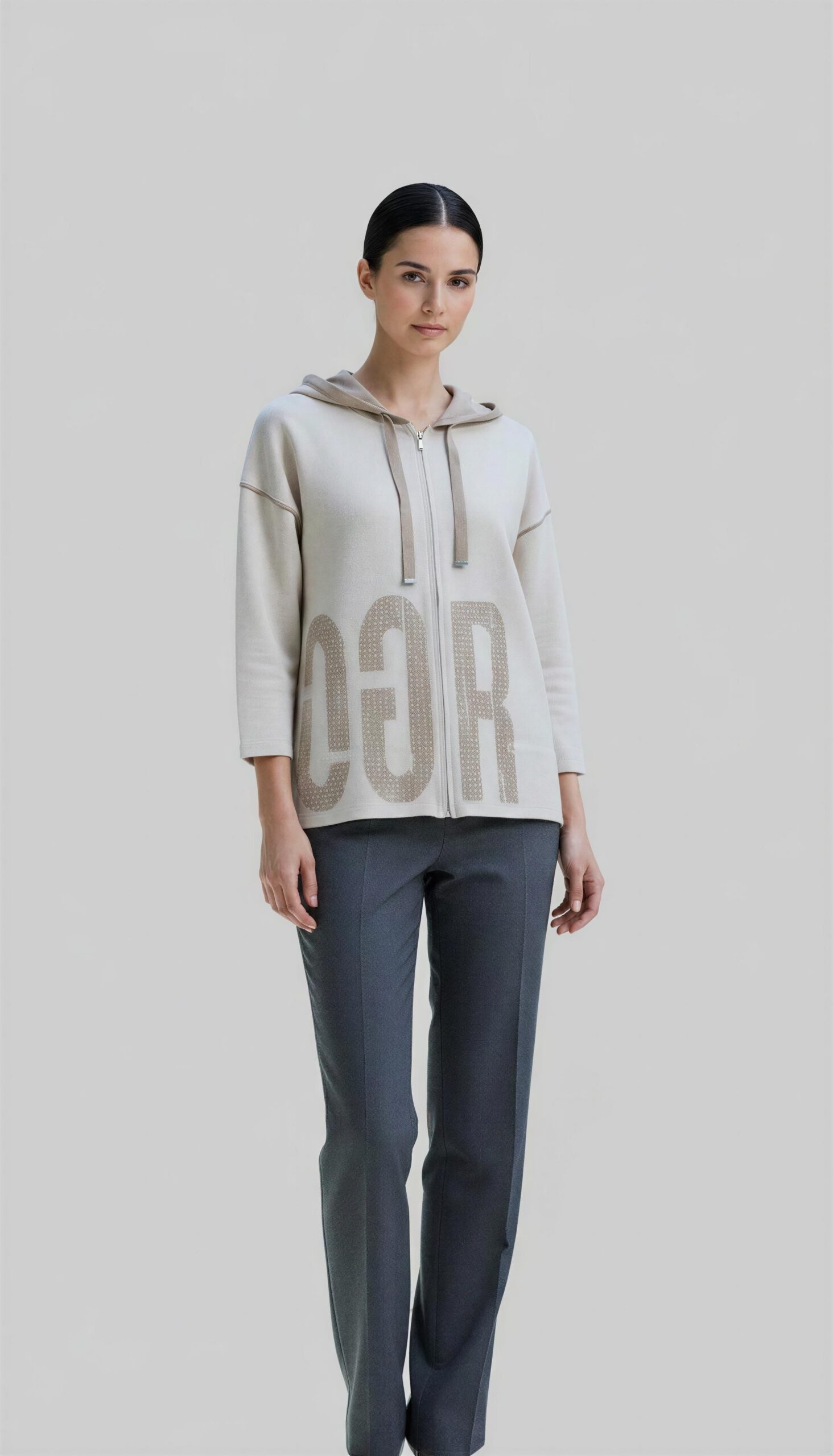 Chaqueta Trípode con Capucha y Letras